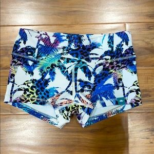 Wodbottom shorts tropical leopard size small